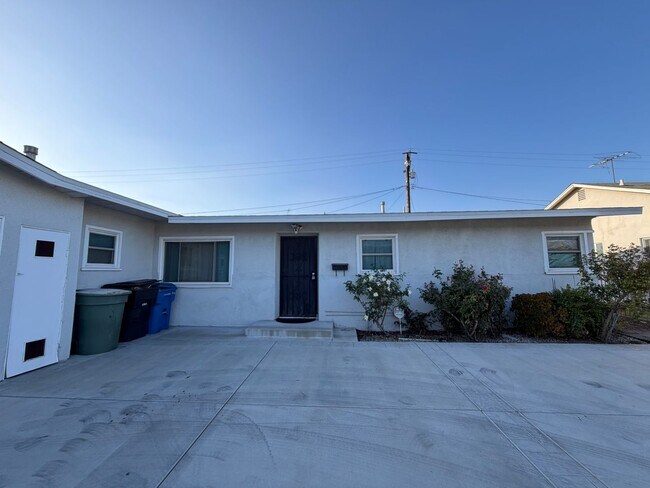 Building Photo - Beautiful & Spacious 3Bedroom / 1.5Bath in West Covina