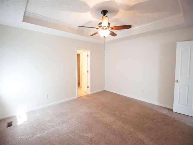 Building Photo - 643 Glenties Dr