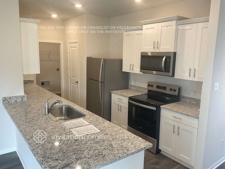 Building Photo - 8102 Sunberry Shadow Dr