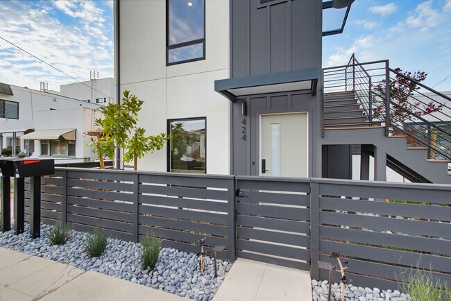 Building Photo - 426-426 Arbor Dr