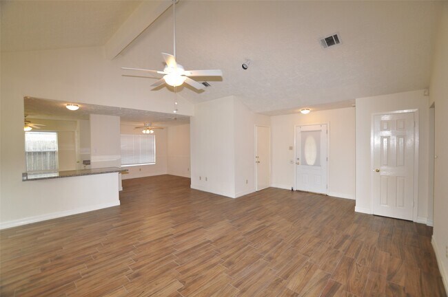 Building Photo - 2706 Sunbird Dr