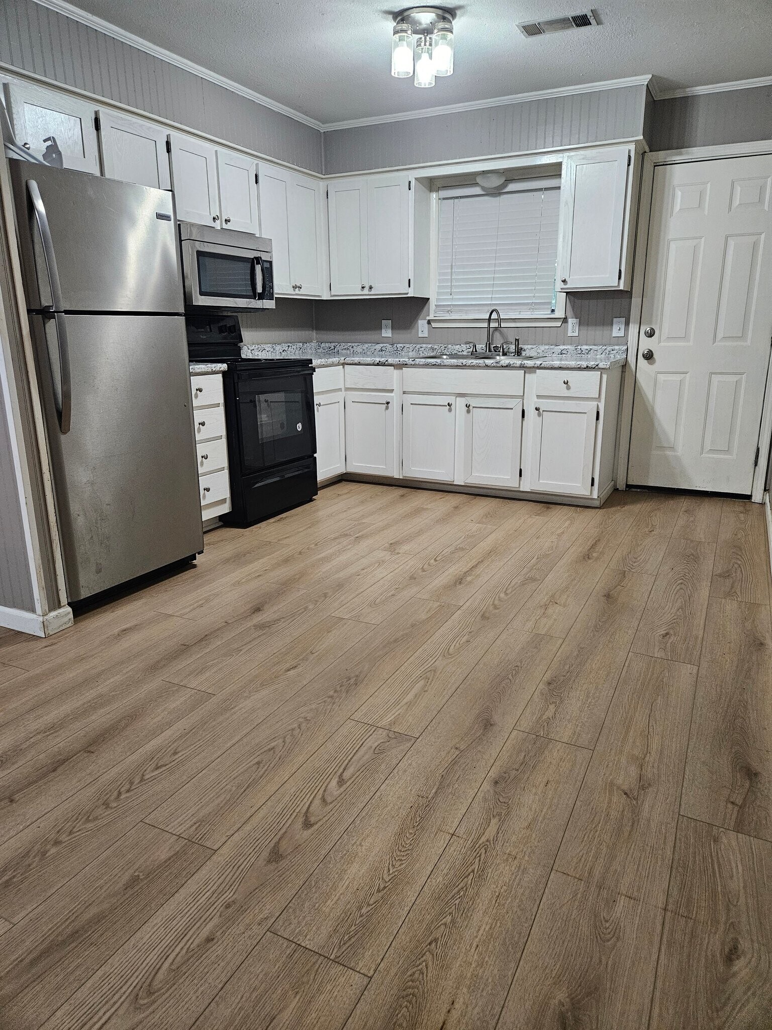 Building Photo - 24 Linder Rd