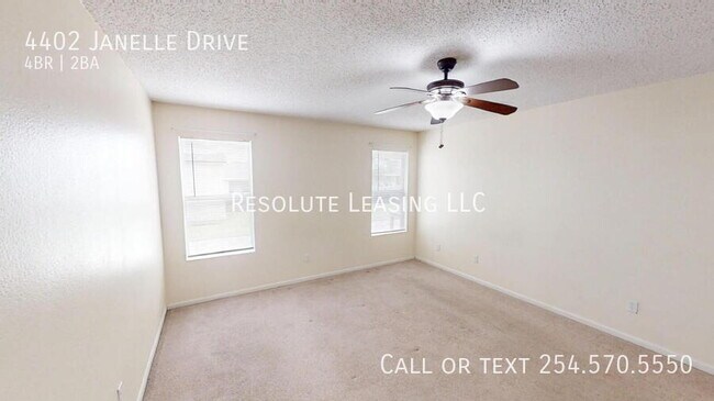Building Photo - 4402 Janelle Dr