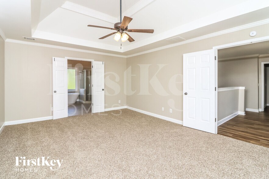 Building Photo - 3320 Fairway Bend Dr