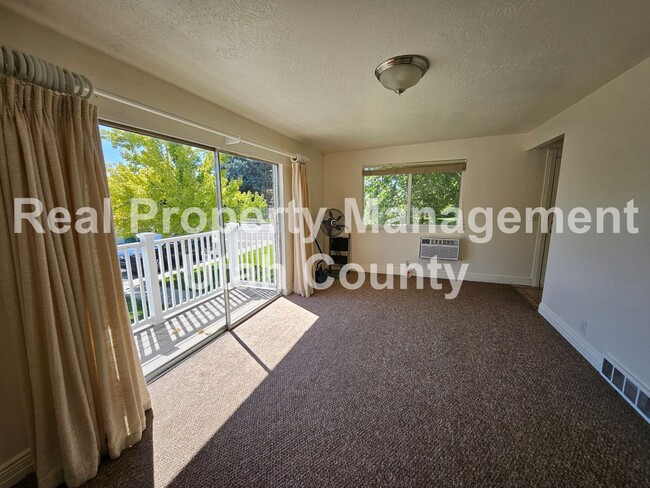 Building Photo - Orem 4-Plex