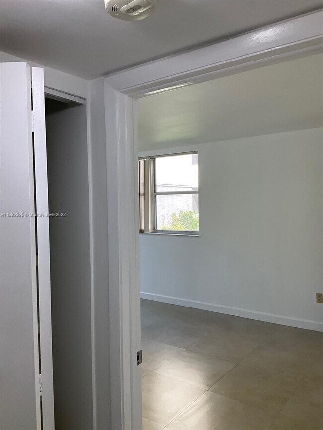 Building Photo - 8373 Lake Dr