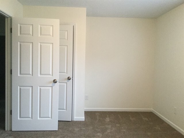Building Photo - 1308 Crestfield Ct