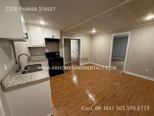 Building Photo - 2316 Parker St