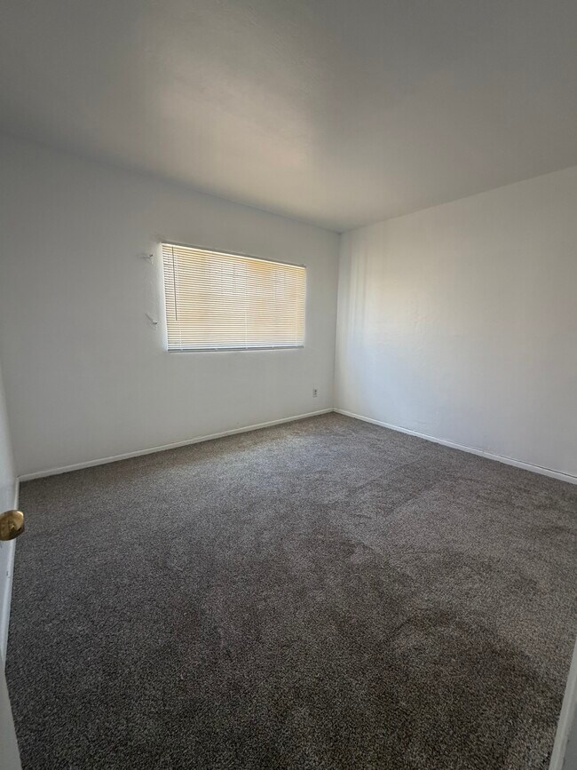 Building Photo - 1510 Amherst Dr SE
