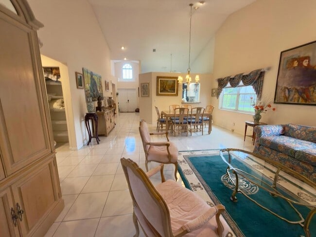 Building Photo - 7922 Sandy Pointe Dr