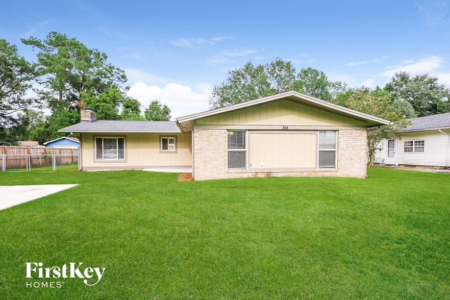 Building Photo - 304 Pembrook St