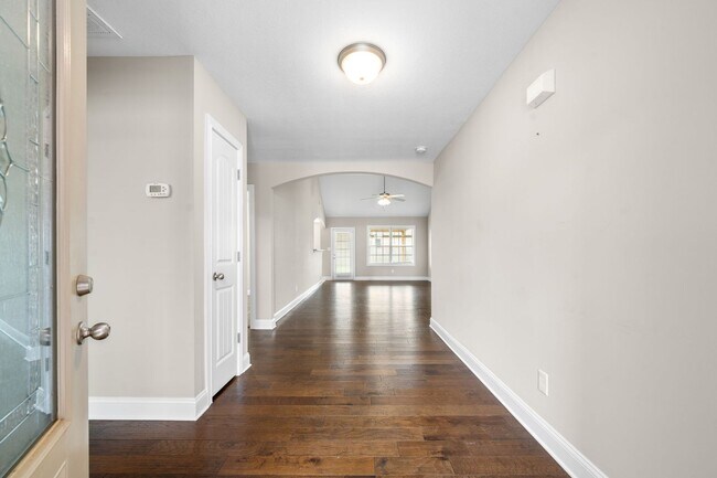 Building Photo - 109 Ambridge St