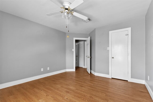 Building Photo - 15835 S Alley Ct