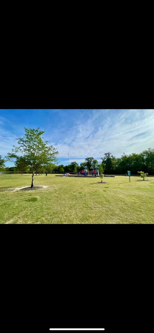 Building Photo - 8240 Blue Lagoon Dr