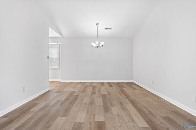 Building Photo - 1008 Fieldstone Ct SE