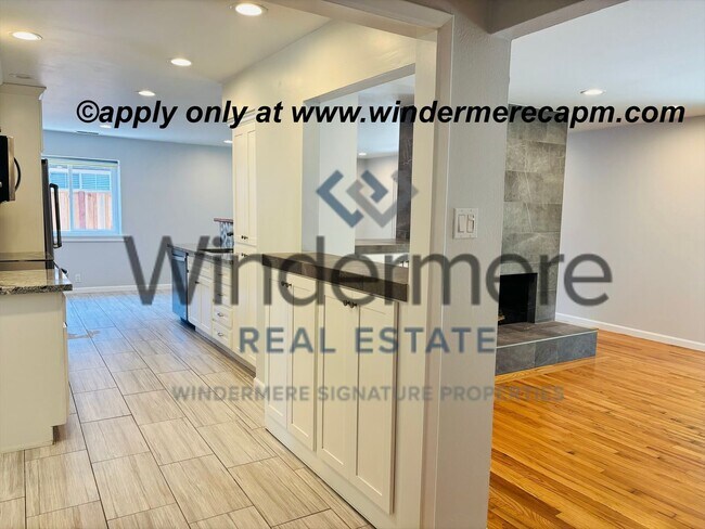 Building Photo - Beautiful 3BD/ 2BA Arden Arcade Home with Spacious Yard In Highly Desirable Location!