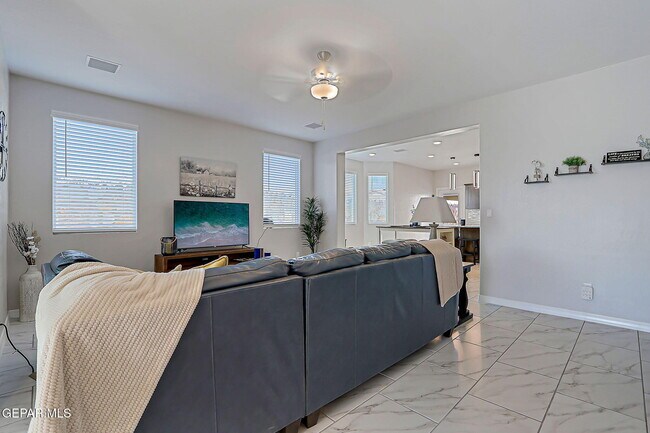 Building Photo - 143 Sarah Trl