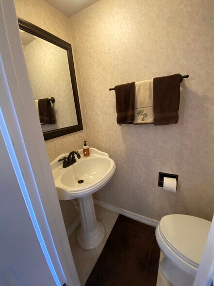 Building Photo - 1401 S Federal Hwy