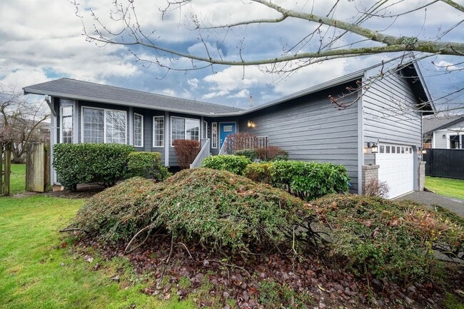 Building Photo - 3 Bedroom, 2 Bath Home in Ferndale