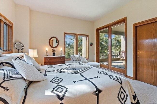 Building Photo - Executive 2BR/3BA Condo with Mountain View...
