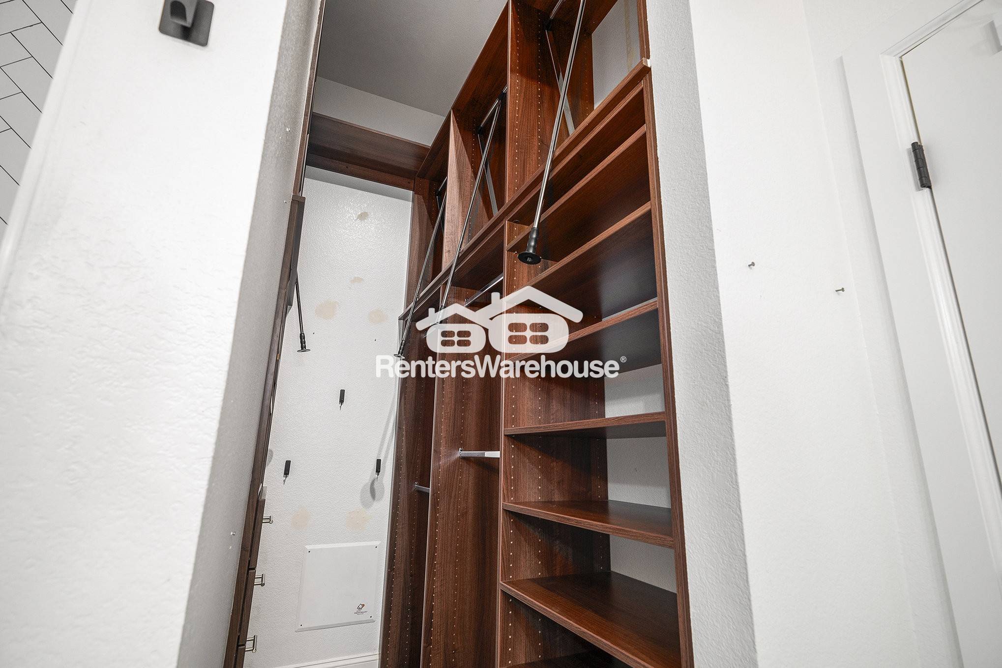 Building Photo - 5677 S Park Pl