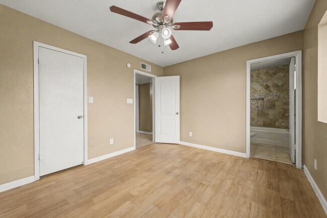 Building Photo - 17801 N 8th Dr