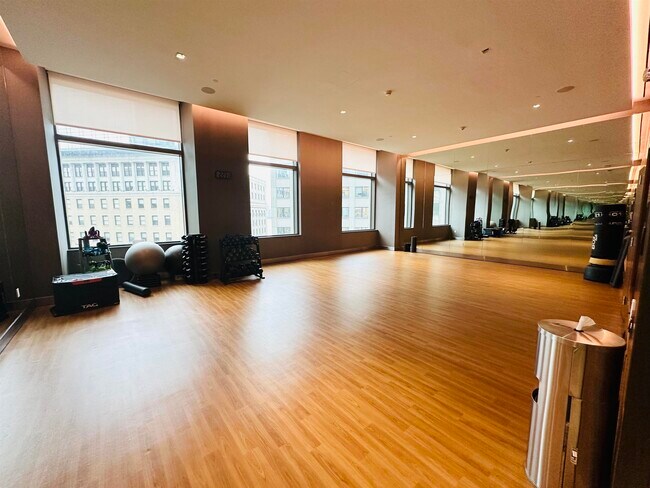 Building Photo - 99 Hudson St