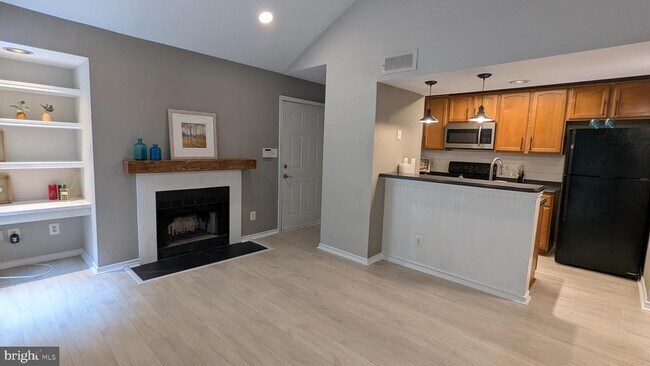 Building Photo - 12159 Penderview Terrace