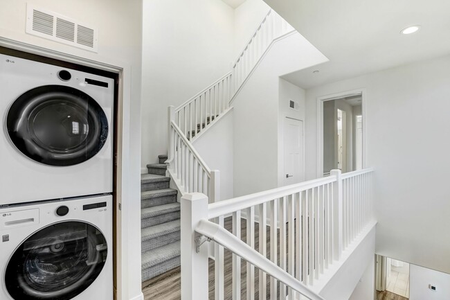 Building Photo - Sophisticated Modern Townhouse in the Hear...