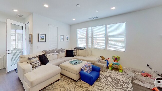 Building Photo - 2bd/2ba Townhome in Vineyard Village HOA