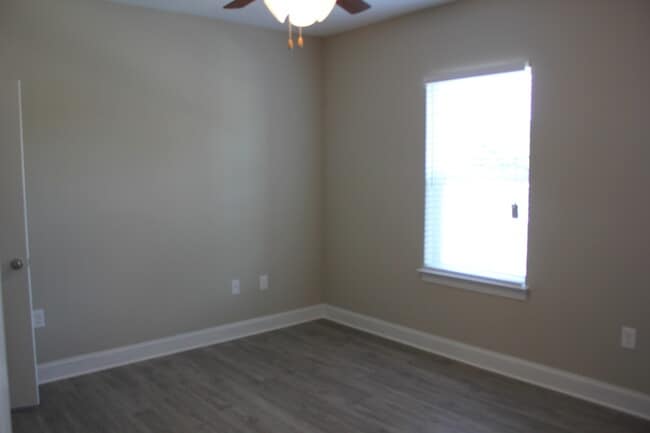 Building Photo - 2 Bedroom, 2 Bath Apartment for Rent