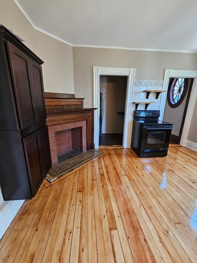 Building Photo - 764 Rock St