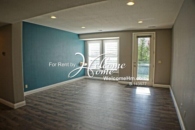 Building Photo - 4742 Village Green Pkwy