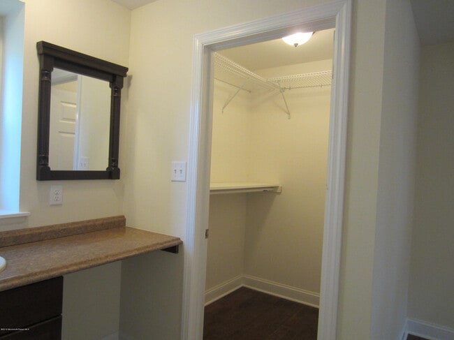 Building Photo - 22 Lasatta Ave