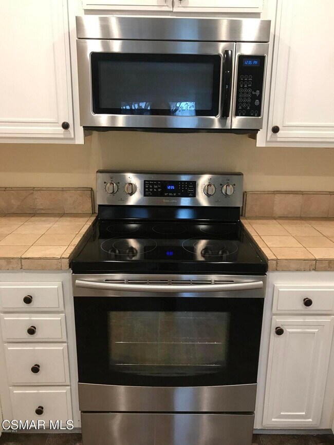 Building Photo - 3719 Summershore Ln