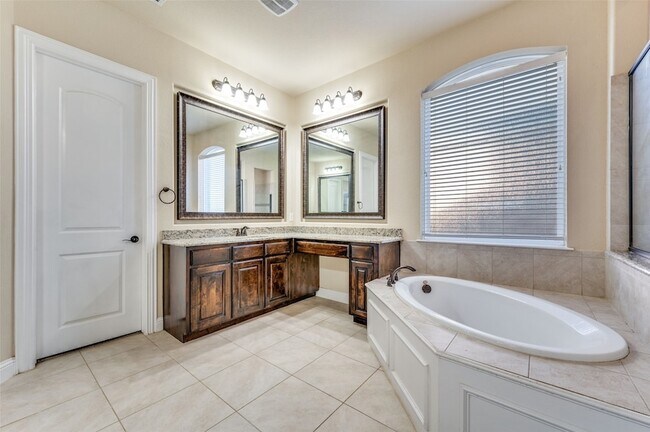 Building Photo - 13513 Mardi Gras Ln