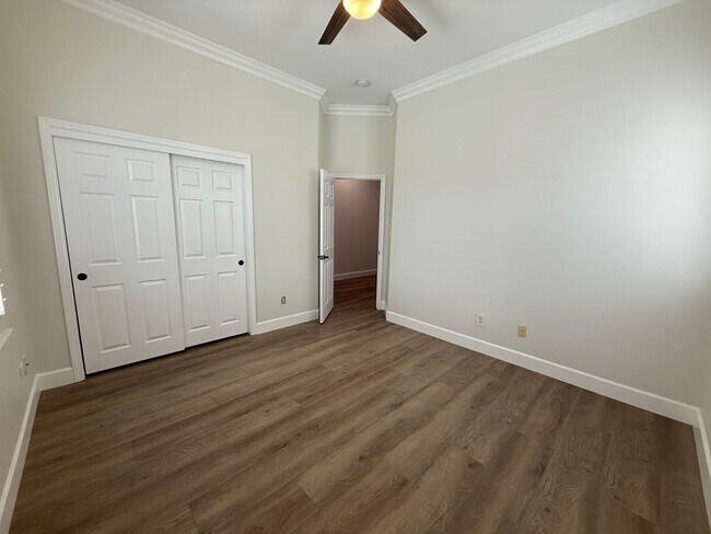 Building Photo - Stunning Silver Oak Ranch Home!