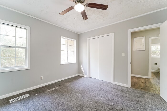 Building Photo - 3151 Shirley Dr