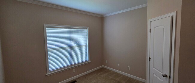 Building Photo - 4049 Clinard Ave