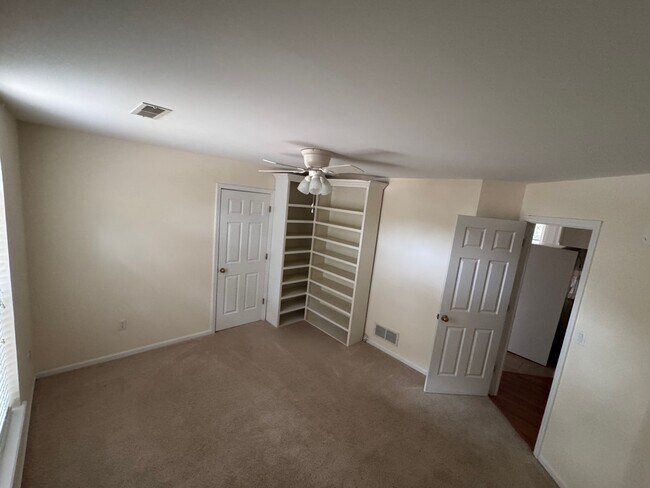 Building Photo - 2120 Limerick Ln