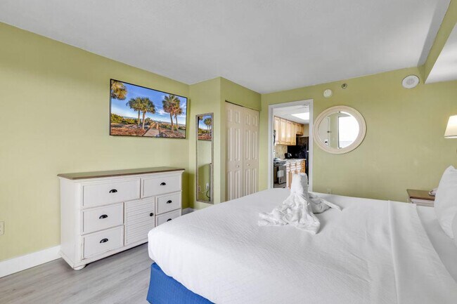 Building Photo - 3000 N Ocean Blvd