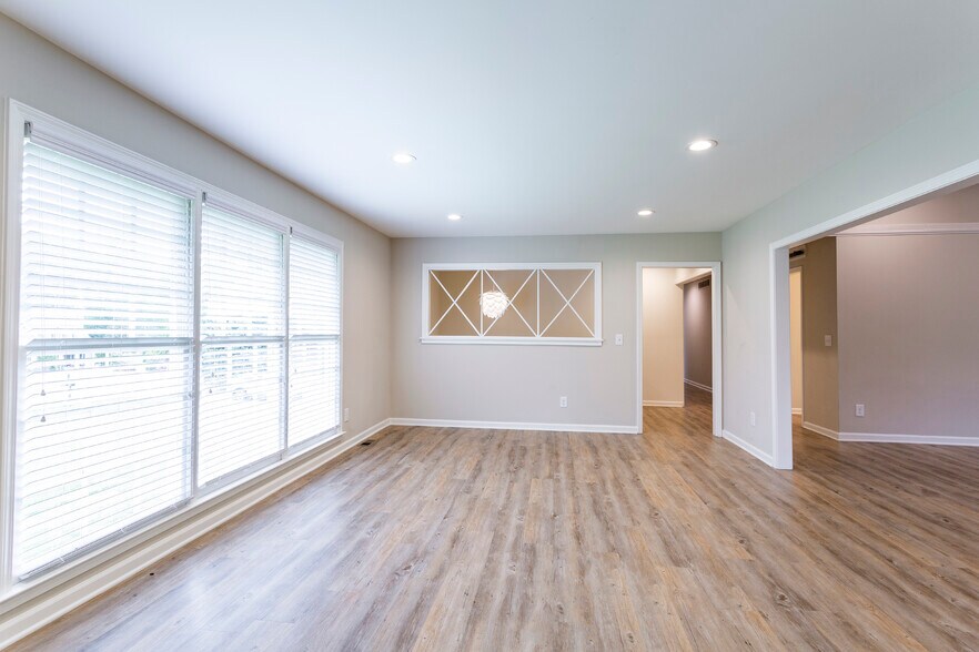 Building Photo - 2121 Cannon Way NW