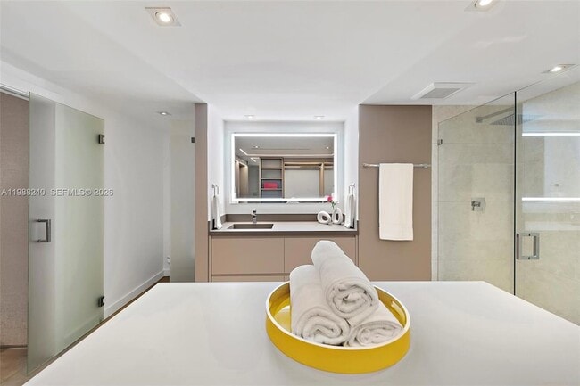 Building Photo - 2301 Collins Ave