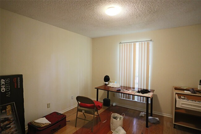 Building Photo - 6214 Grandvale Dr
