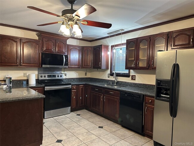 Building Photo - 62 New Rd