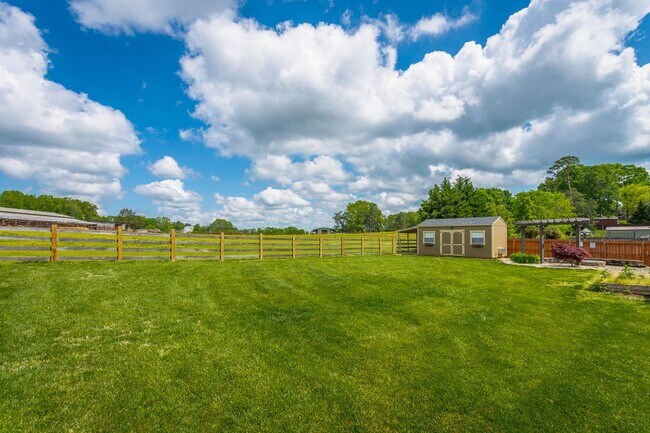 Building Photo - 8517 Horseshoe Bend Ln