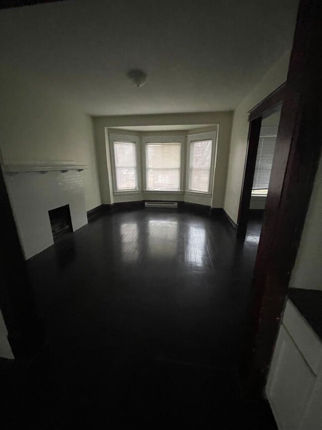 Building Photo - 622 S 8th St