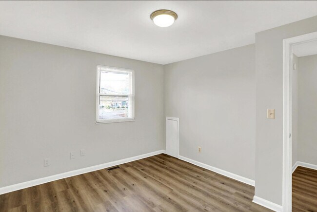 Building Photo - 278 Walnut St