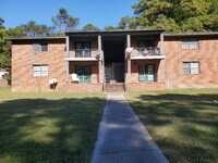 Building Photo - 819 Ridge Rd