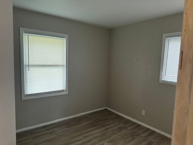 Building Photo - Beautiful Three Bedroom Single Family Home...